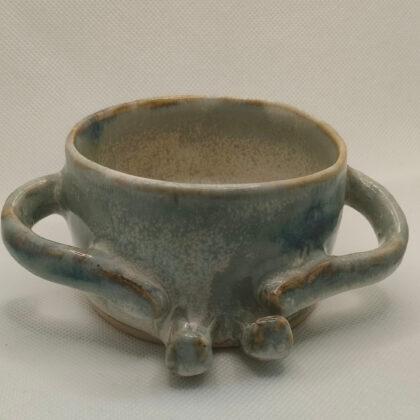 Tasse petits pieds et bras "écume"